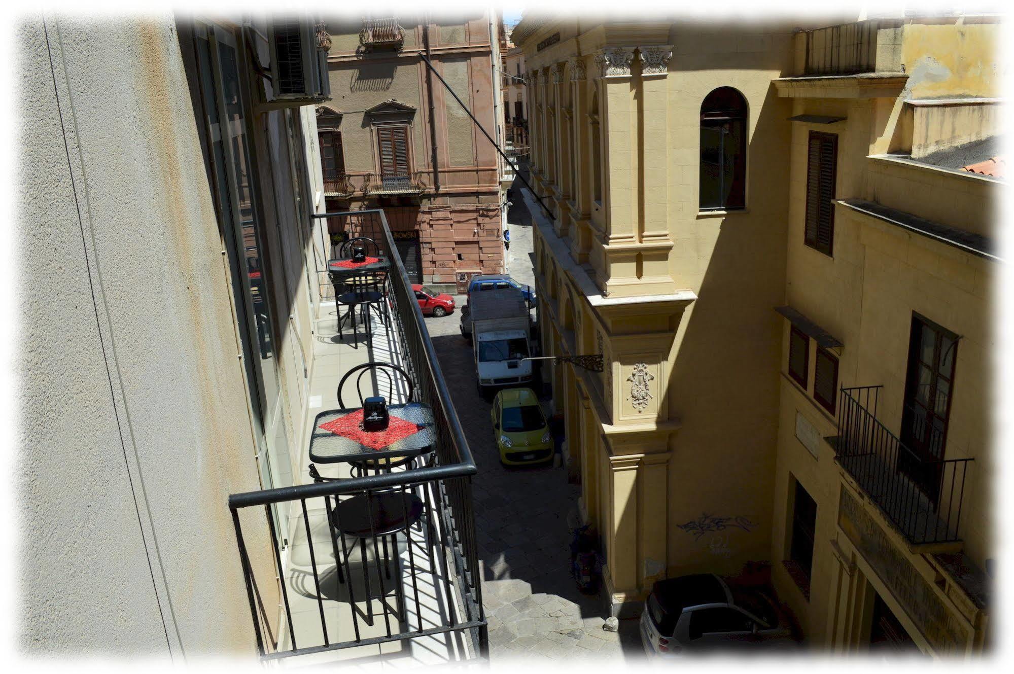 Hostel Josef Palermo Exterior foto
